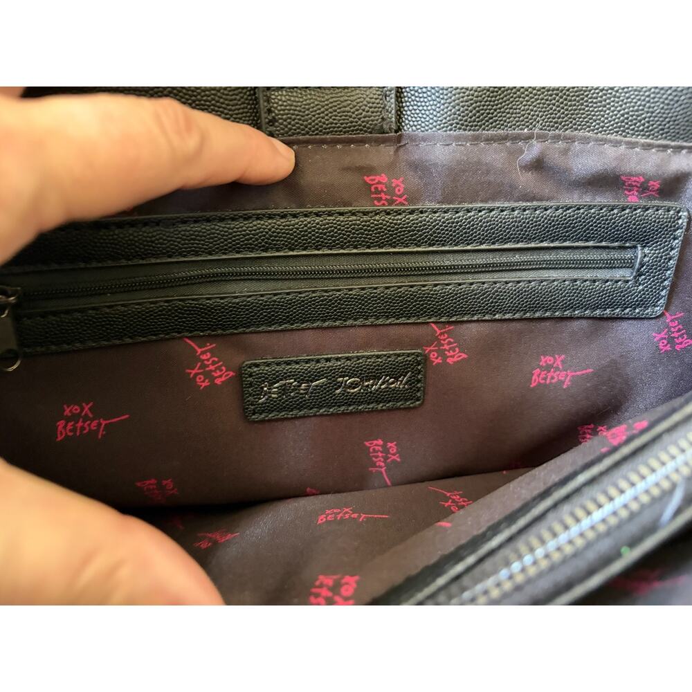 Betsey Johnson large black tote with heart shaped zip pouch attached accessory - Picture 16 of 16